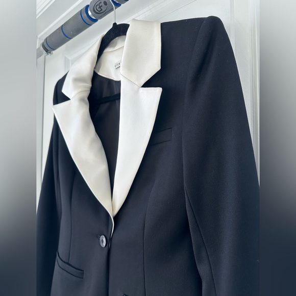 Alice + Olivia Two-Tone Blazer with White Lapel - Picture 2 of 8